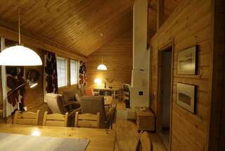 Дома для отпуска Hotel Jeris Log Cabins Муонио Коттедж с 2 спальнями и сауной-1